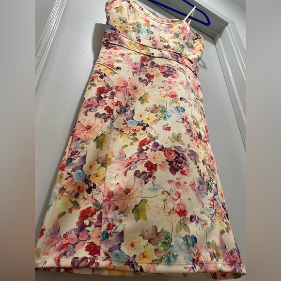 Emerald Sundae Cream Floral Fitted Midi Dress - Size 9 - Picture 4 of 13